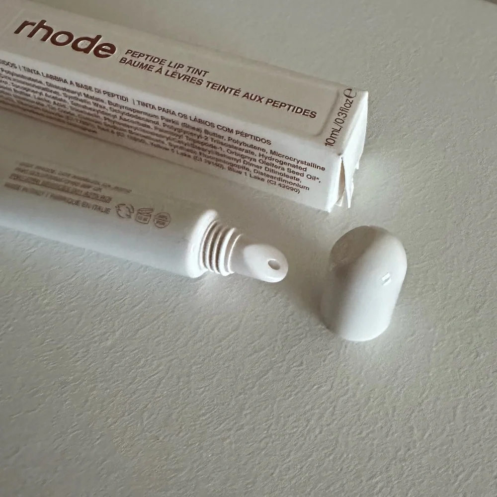Rhode Cinnamon Roll Lip Peptide Treatment Shimmer Tint